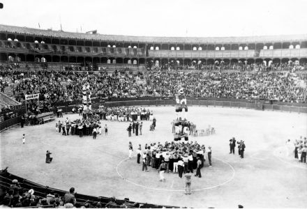 Perspectiva de la plaça de toros de Tarragona en el Concurs 1932. Foto: Arxiu dels Xiquets de Tarragona
