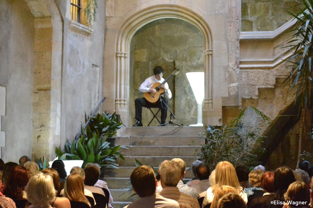 Concert del guitarrista Juan Becerra a Casa Balcells. Foto Bouquet Festival