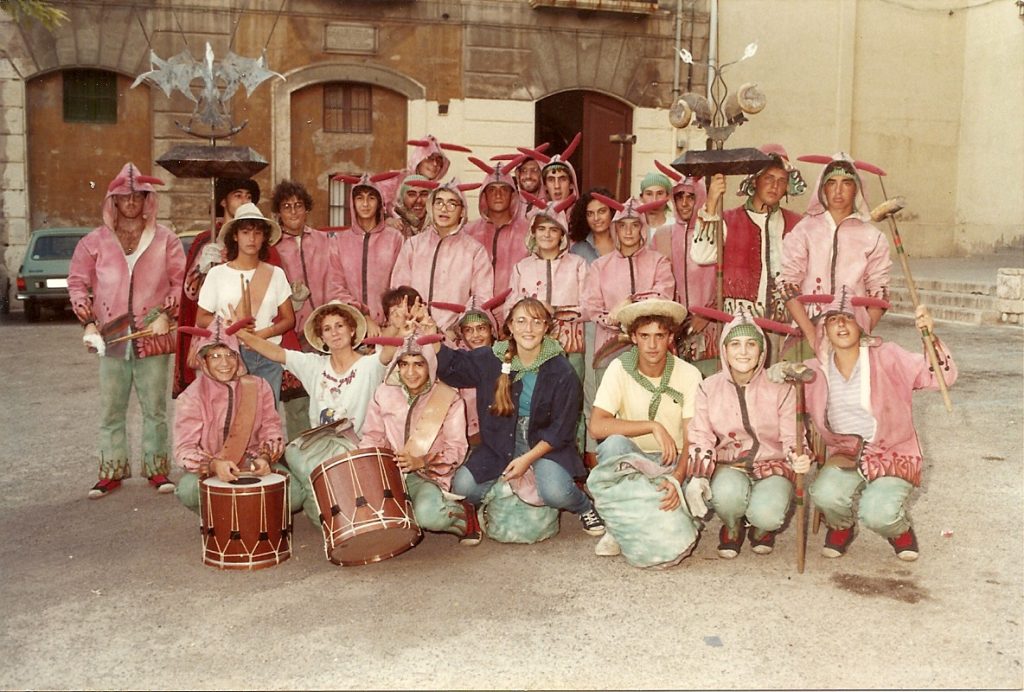 El Ball de Diables de Tarragona per Santa Tecla de 1985. Foto cedida pel Ball de Diables de Tarragona
