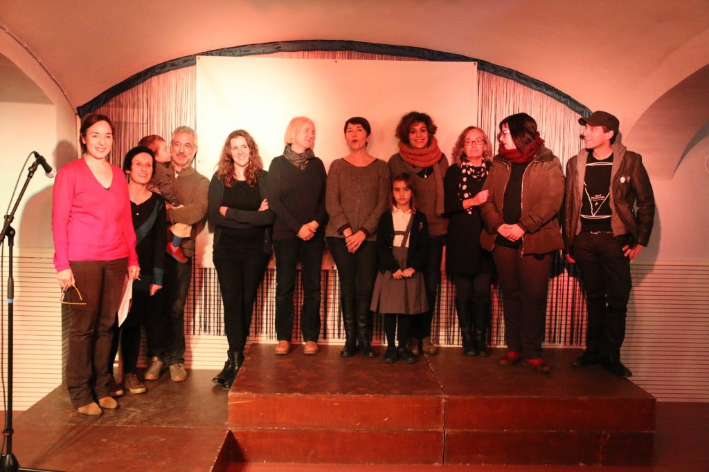 Foto de grup a la inauguració de l'exposició "El Fotògraf Convidat"